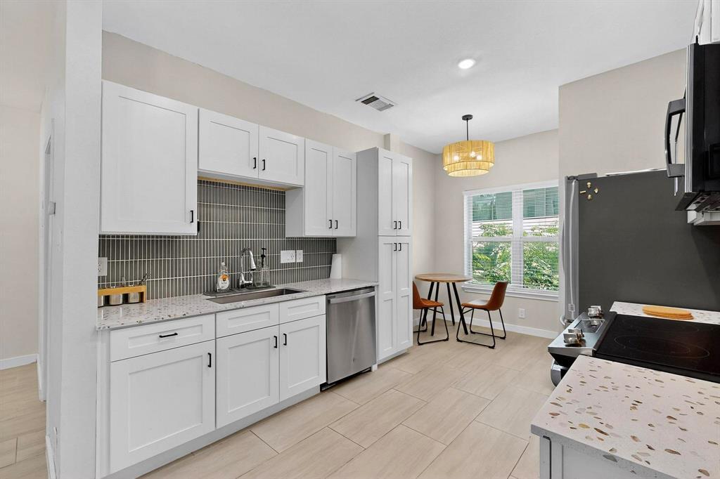 Foto principal - 2414 Longview St