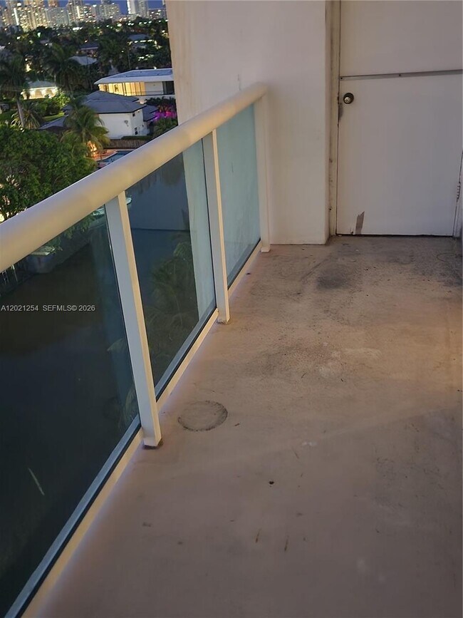 Foto del edificio - 2841 NE 163rd St