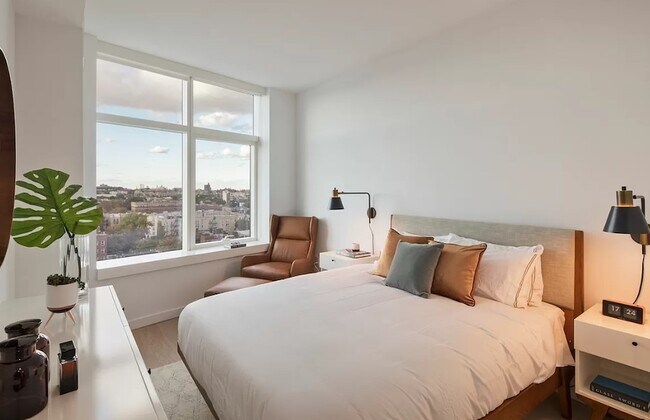 Foto del edificio - NEWLY CONSTUCTED LUXURY 2 BEDROOM/2 FULL W...