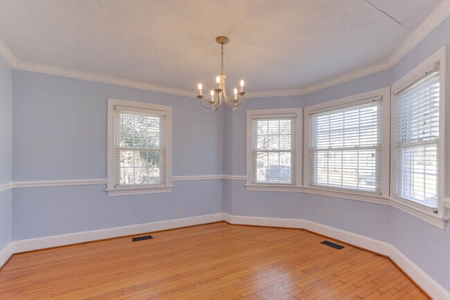 Building Photo - 407 Russell St