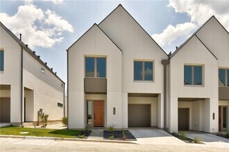 Building Photo - 3303 Cantwell Ln