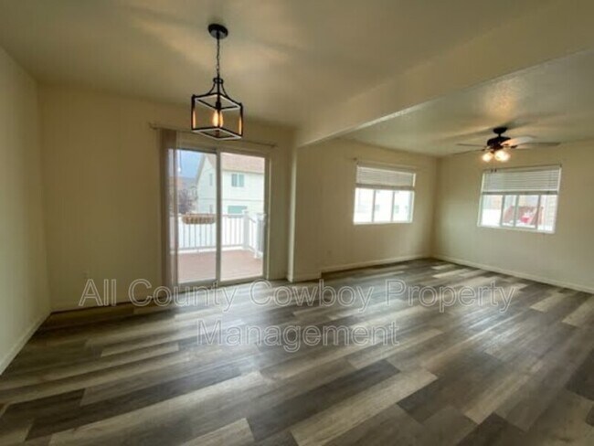 Foto del edificio - 4020 Raindancer Trail
