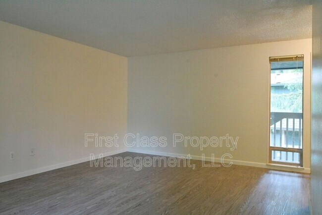 Building Photo - 4628 Oakridge Rd