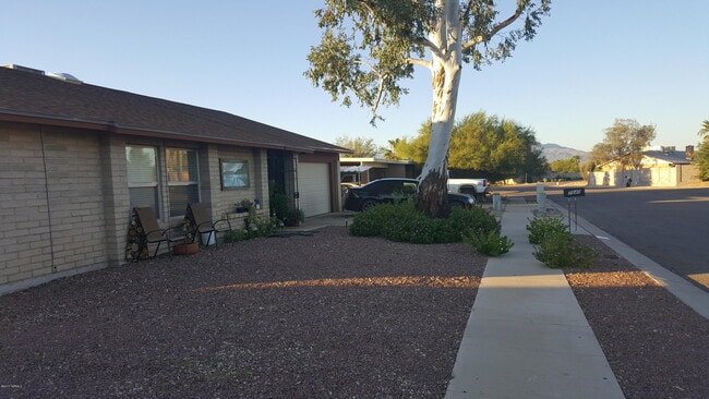 Foto del edificio - 7840 N Rasmussen Ave