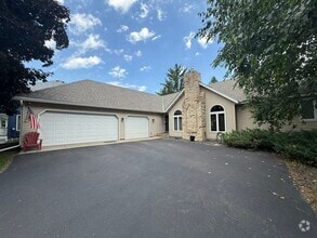 Building Photo - 9343 Hillside Trail S
