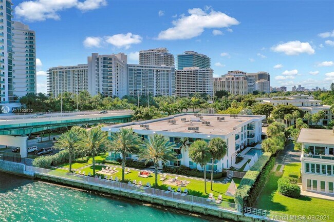 Foto del edificio - 290 Bal Bay Dr