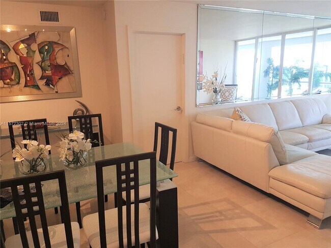 Foto del edificio - 9341 Collins Ave