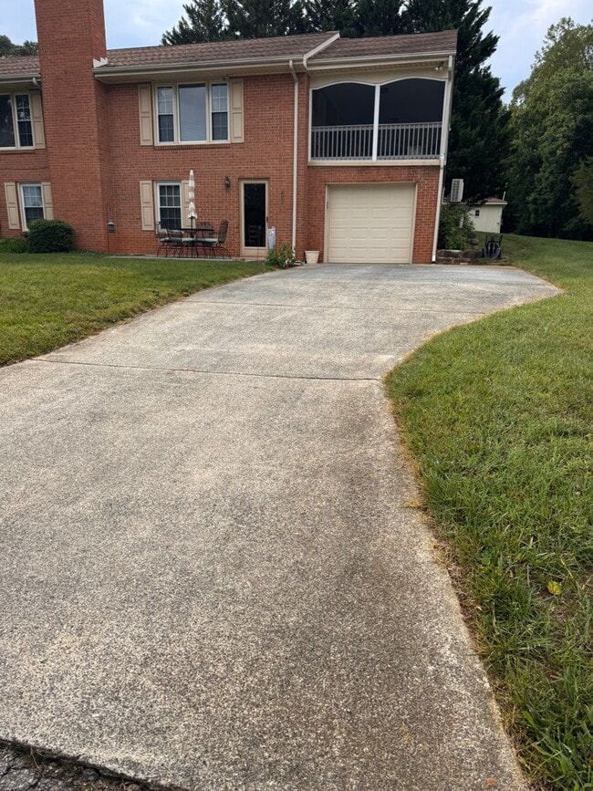 Building Photo - 113 Prescott Pl