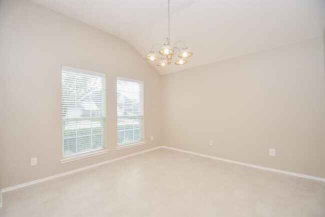 Building Photo - 6405 Hillock Ln