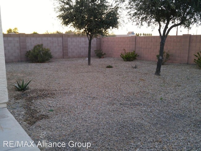 Foto del edificio - 3 br, 2 bath House - 10634 West Papago Street