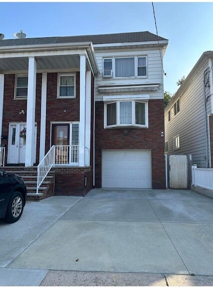 Building Photo - 374 Cator Ave