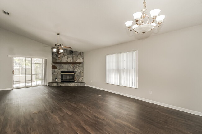 Foto del edificio - 1060 Covington St