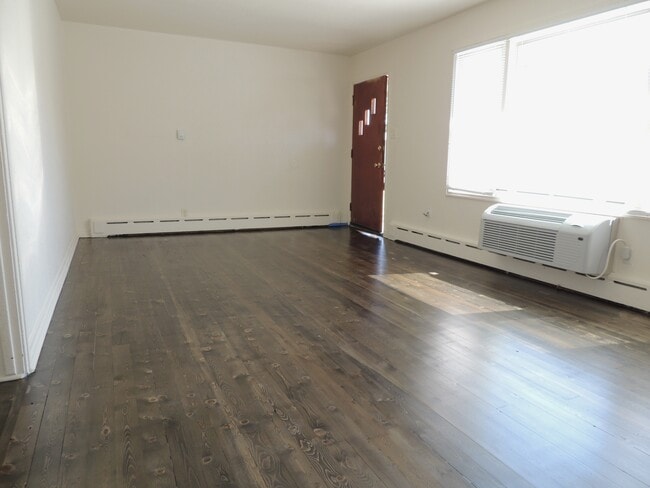Building Photo - 1151 Belford Ave
