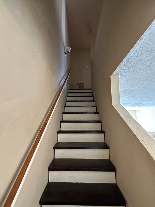 Foto del edificio - 8405 Wilcrest Dr