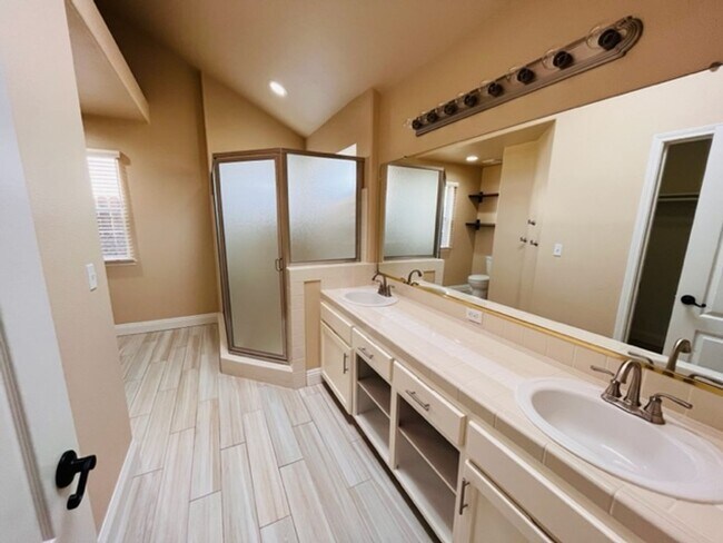 Foto del edificio - $2,495 Maple & Behymer, 3 Bedroom Home - N...