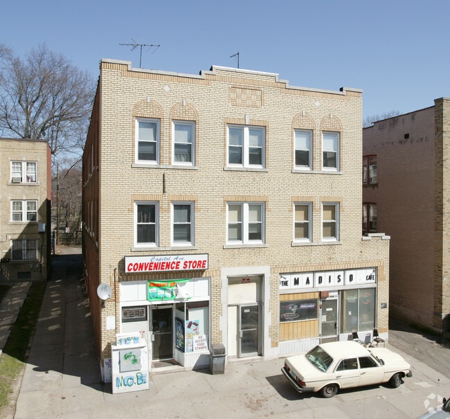 Building Photo - 1044-1046 Capitol Ave