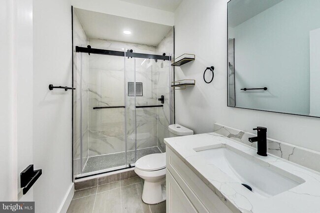 Foto del edificio - 1626 K St NE