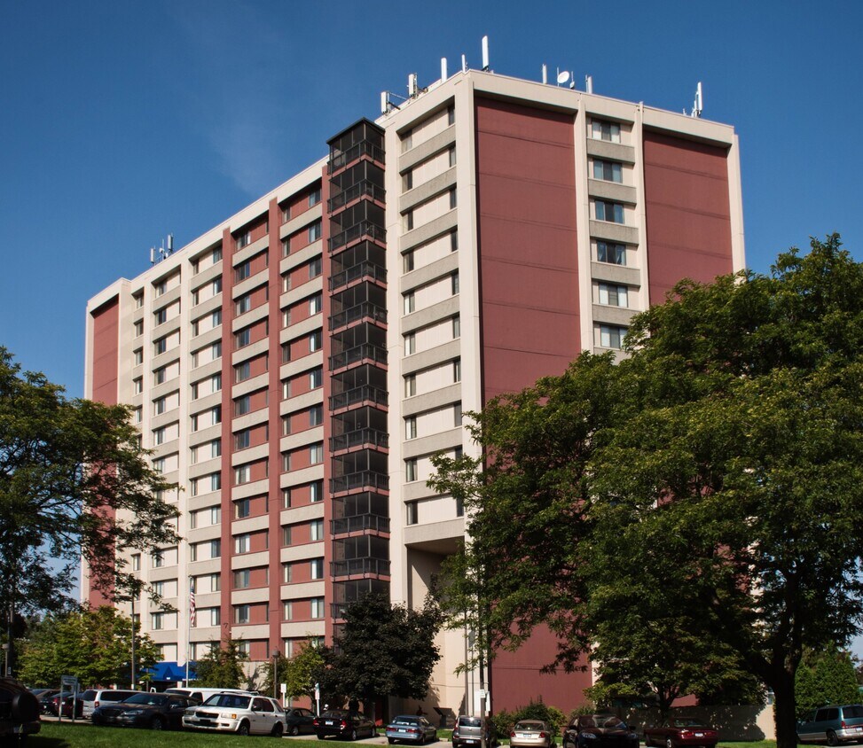 Foto principal - Dearborn Heights Co-Op Towers