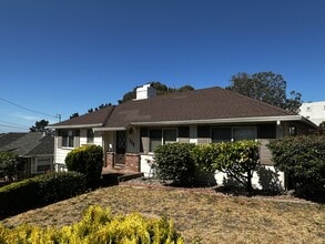 Building Photo - 154 Maiden Ln