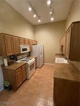 Building Photo - 10640 Calico Mountain Ave