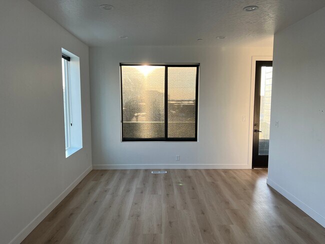 Foto del edificio - 351 W 800 N