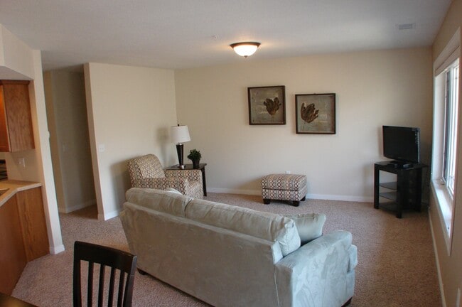 Building Photo - Lakewood Terrace