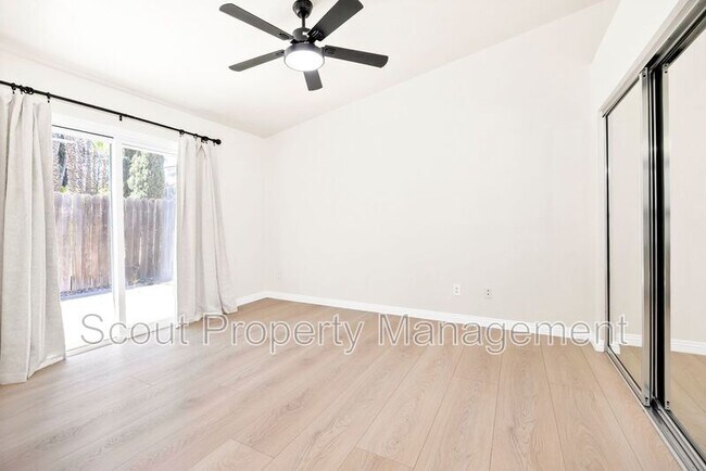 Foto del edificio - 39149 Rising Hill Dr