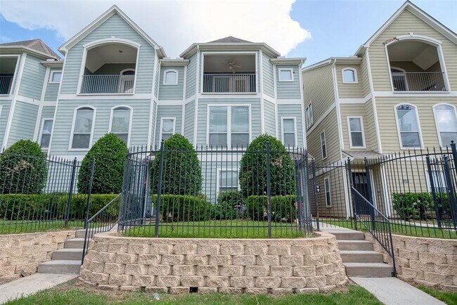 Building Photo - 1256 W 18th St
