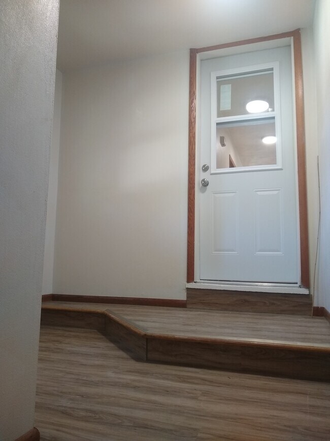 Entrada interior - 1050 Cedar St