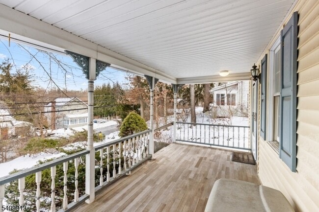 Foto del edificio - 147 Millbrook Ave