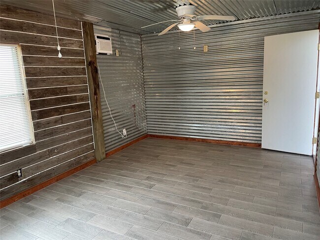 Foto del edificio - 544 Marlin Dr