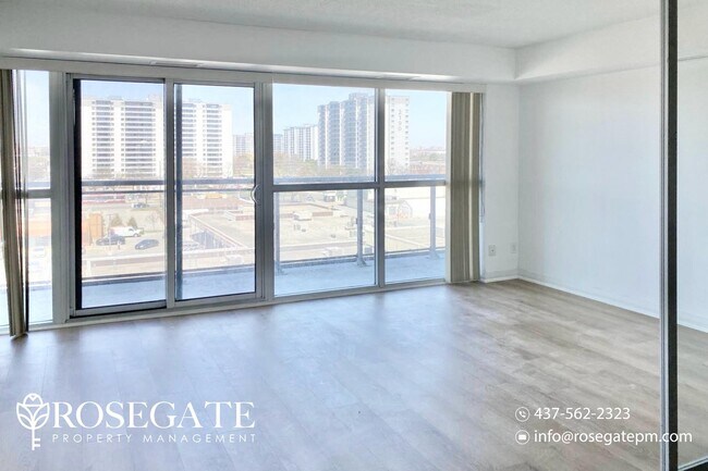 Photo du bâtiment - Modern 1+Den Condo with Parking & Locker |...