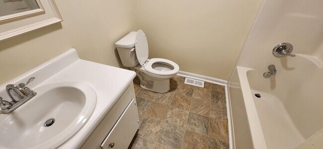 Foto del edificio - 125 Grange Dr