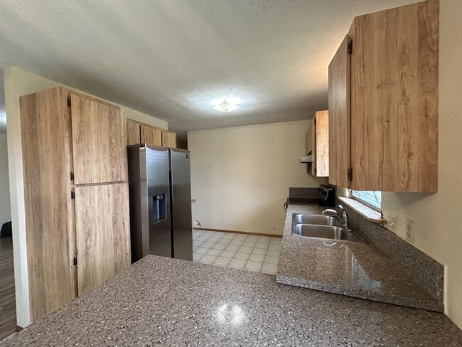 Building Photo - 2273A Kinoole St