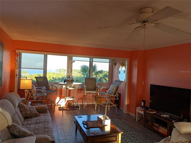 Foto del edificio - 2616 Cove Cay Dr