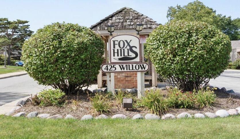 Foto del edificio - 425 W Willow Ct