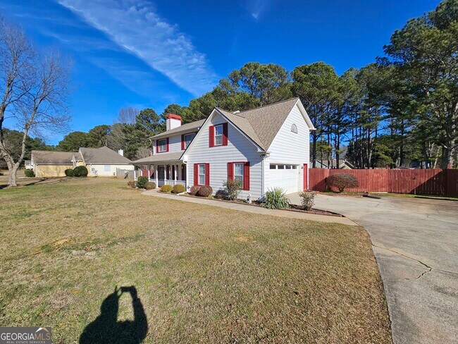 Foto del edificio - 611 Lora Smith Rd