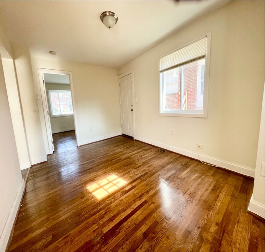 Building Photo - 8514 Chestnut Oak Rd