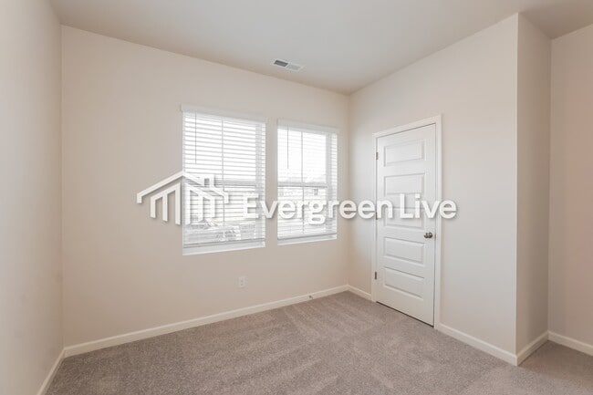 Foto del edificio - 710 Shoemaker Ln