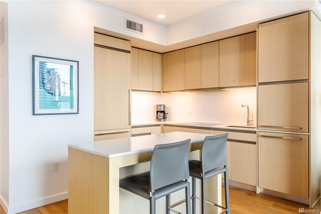 Building Photo - 1808 Minor Ave