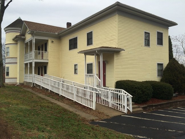 Building Photo - 815 Broad St