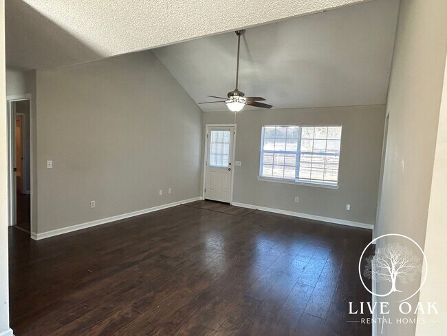 Foto del edificio - 135 Kenny Dr