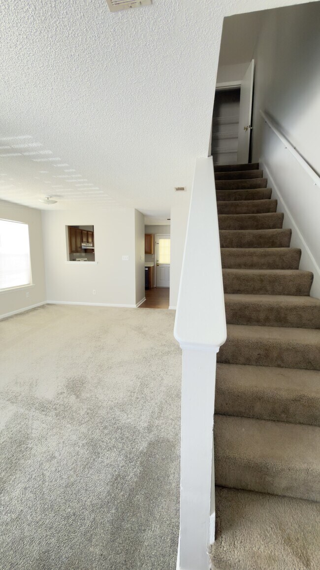 Foto del edificio - 339 Brookfield Rd