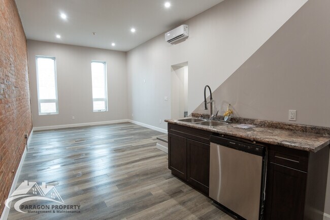 Building Photo - 131 Brown St