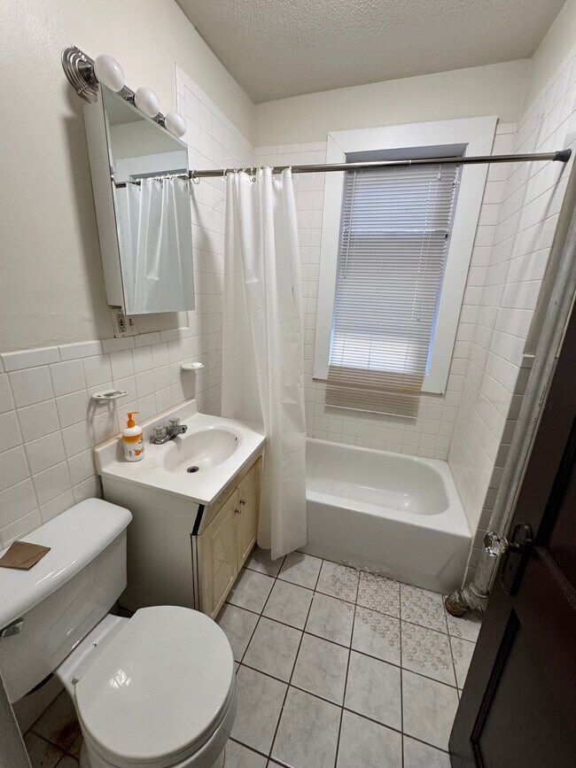 Foto del edificio - 154 Summer St