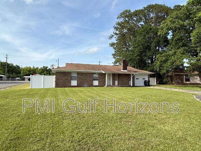 Foto del edificio - 738 Carondelay Dr