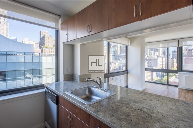 Building Photo - West 55th Street