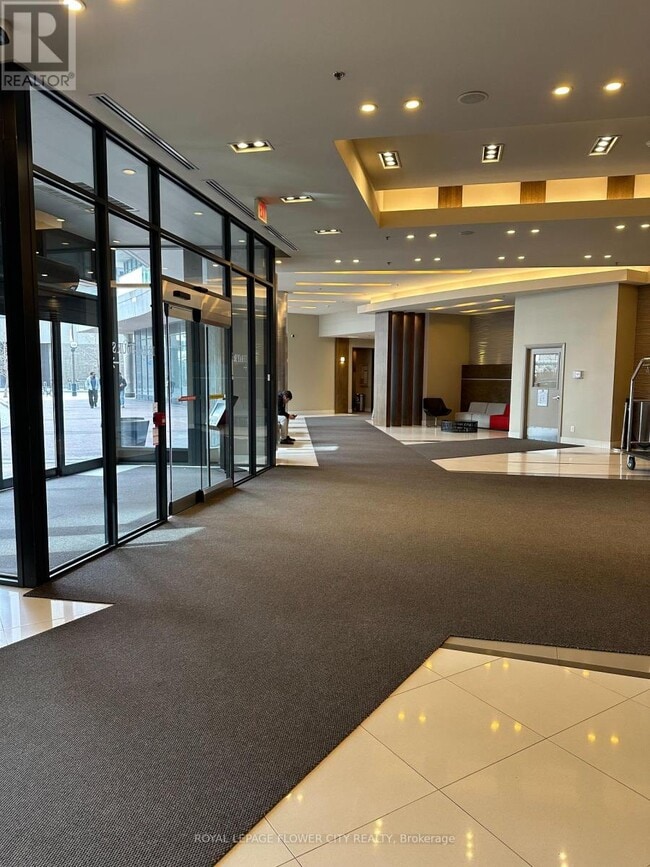 Building Photo - 33 Bay St.