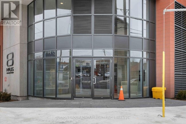 Building Photo - 2433 Dufferin St