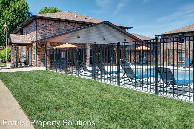 Building Photo - 2655 W Farm Rd 164